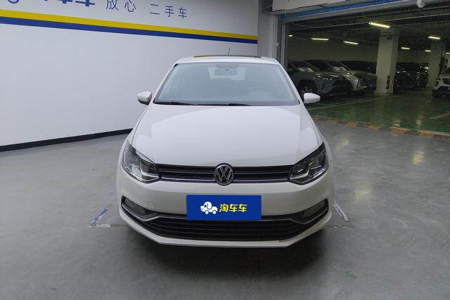 Volkswagen Polo 2016 1.6 L ATComfort — фото 2