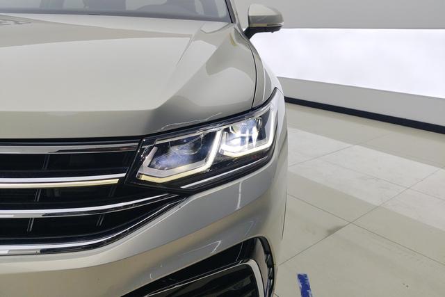Volkswagen Tiguan L 2022 330 TSI AT 2 WDR-Line — фото 4