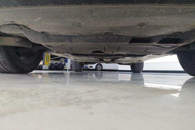 Volkswagen Tiguan L 2022 330 TSI AT 2 WDR-Line — фото 12
