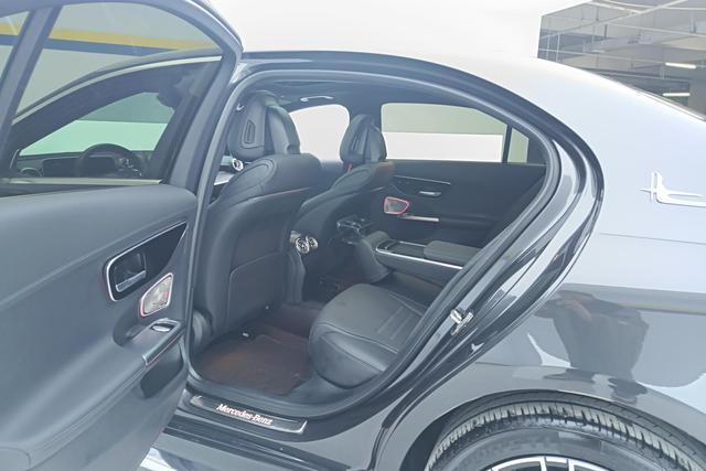 Mercedes Benz C-Class 2023 — фото 16