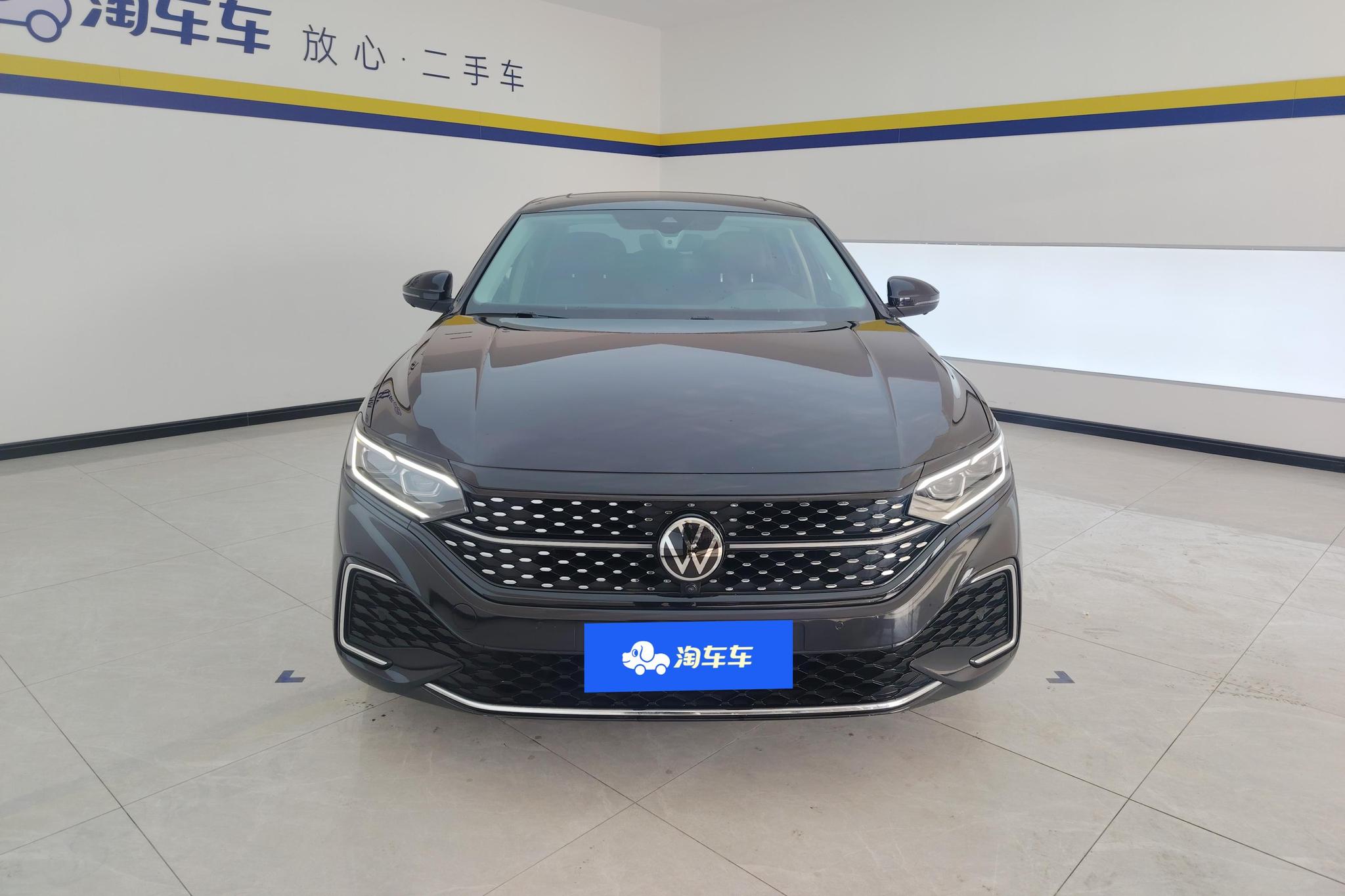 Volkswagen Passat 2024 380TSI