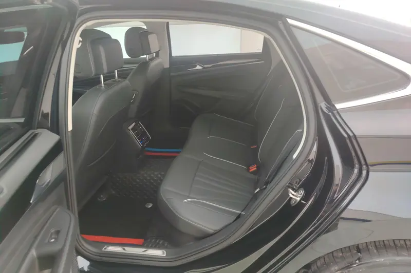 Volkswagen Passat — фото 9