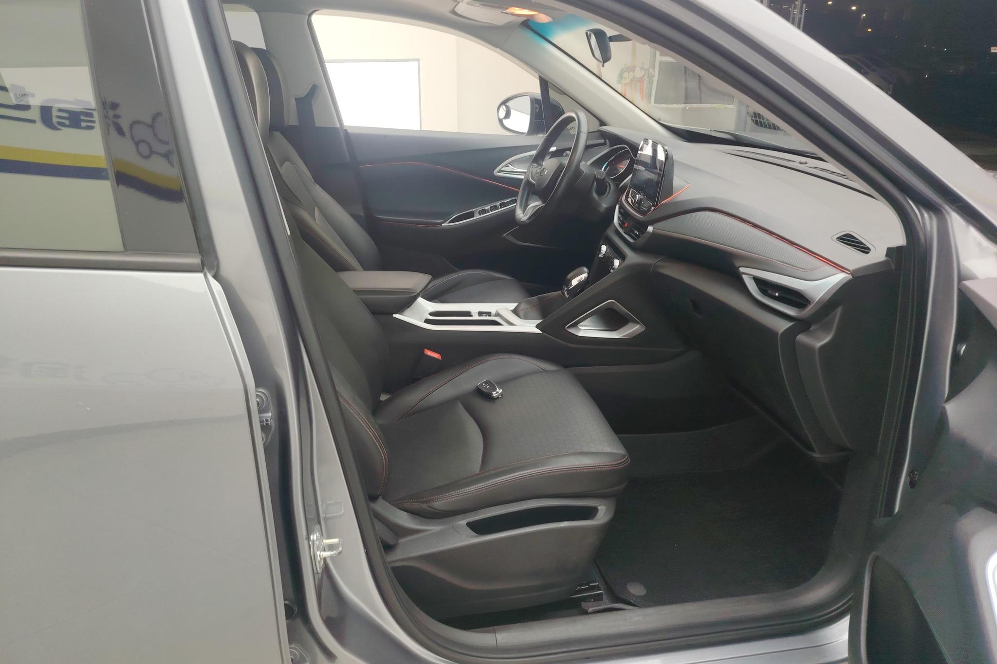 Chevrolet Orlando 2018 Redline 530T AT (5+2 ) V