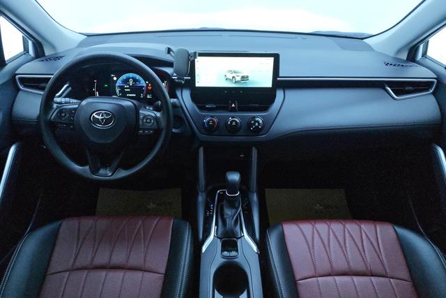 Toyota Corolla Cross 2024 2.0 L CVT — фото 11