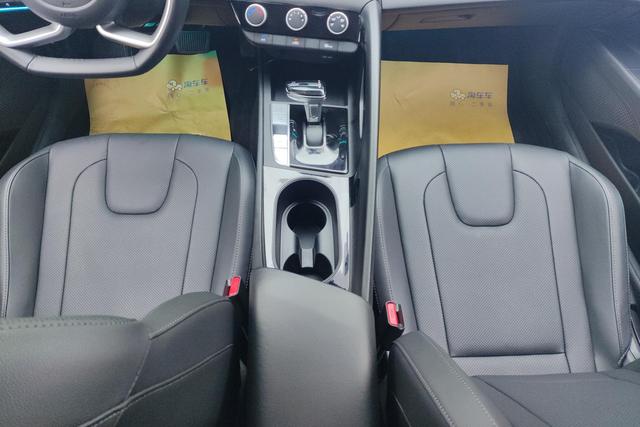 Hyundai Elantra 2023 1.5 L CVT GLX — фото 16
