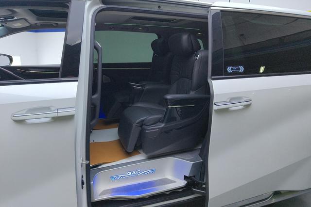 Trumpchi M8 2024 2.0 TGDI — фото 15