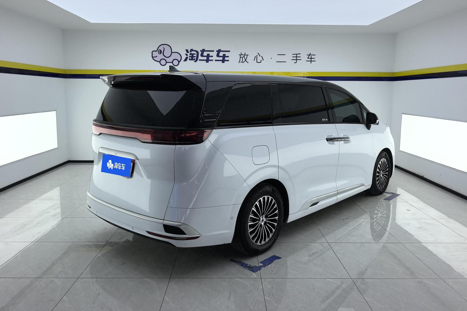 Denza D9 DM 2022 970 Flagship