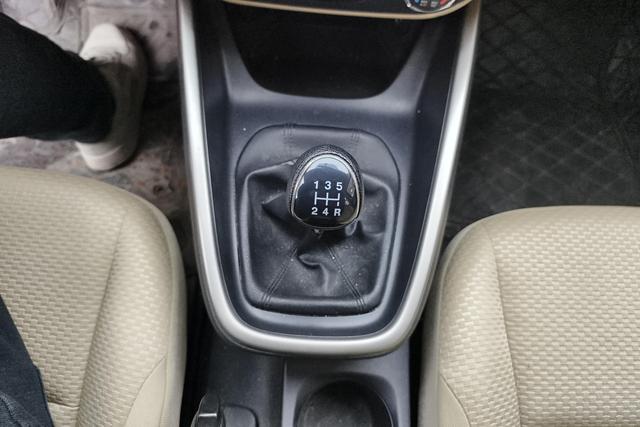 Ford Escort 2017 1.5 L MTComfort — фото 14