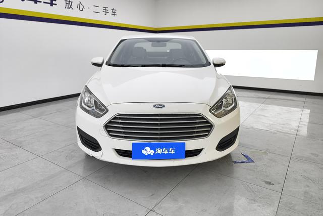 Ford Escort 2017 1.5 L MTComfort — фото 2