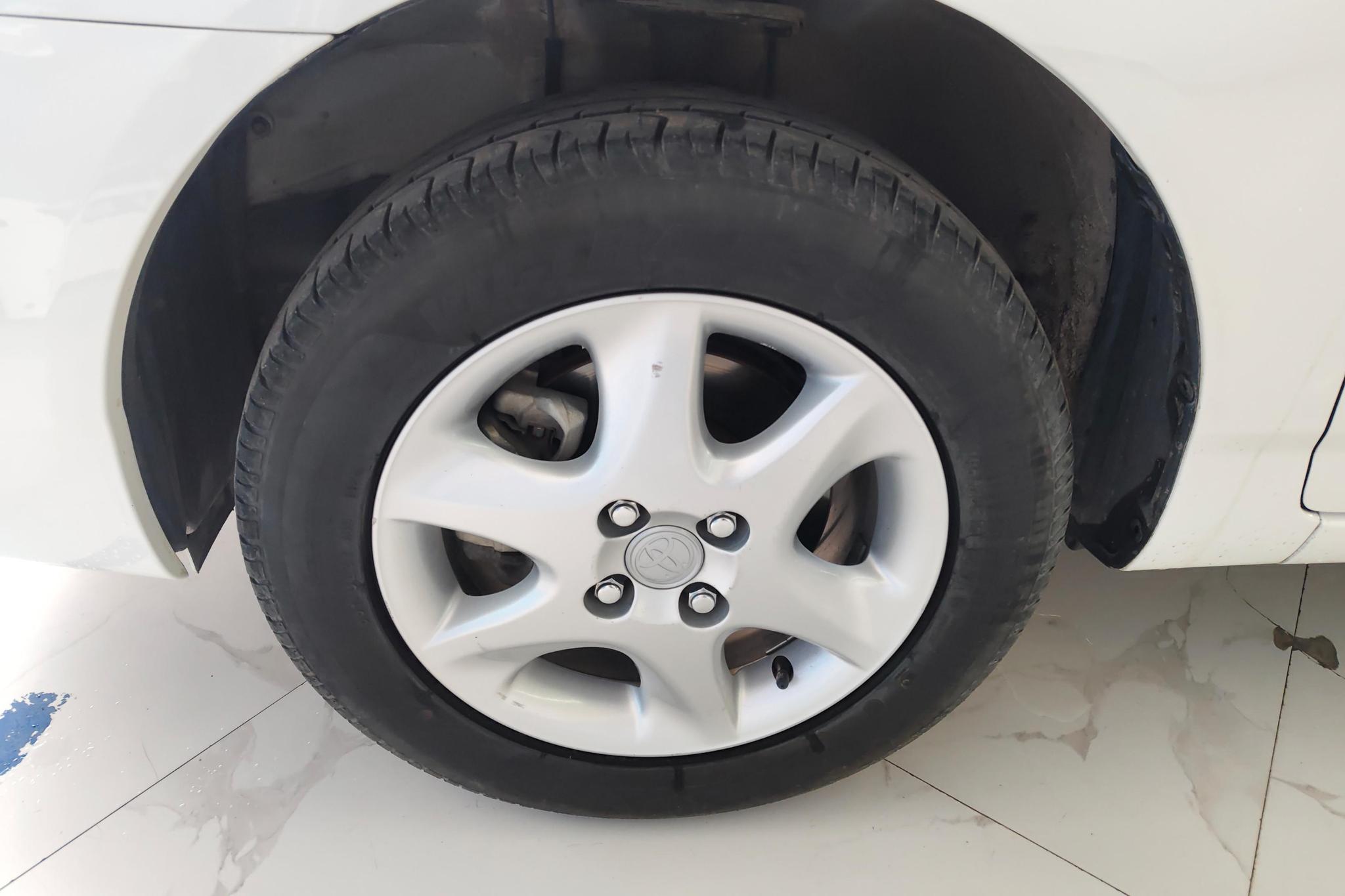 Toyota Corolla 2013 1.6L MT Luxury
