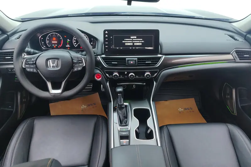 Honda Accord — фото 9