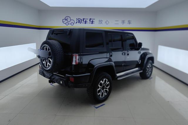 BAIC BJ40 2024 2.0 T AT 4 WD — фото 3