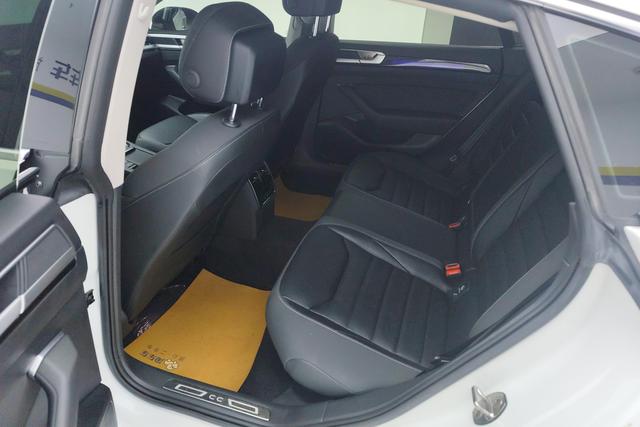 Volkswagen CC 2023 380 TSI — фото 16