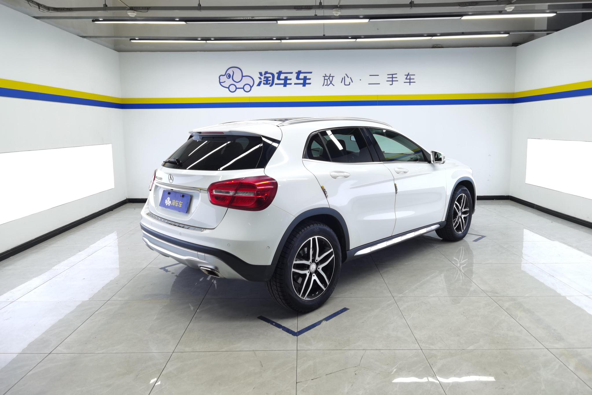 Mercedes-Benz GLA 2016 GLA 200 Fashion