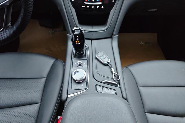Cadillac XT5 2022 2.0 T 2 WDLuxury — фото 13