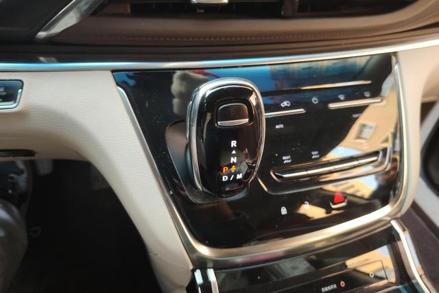 Buick GL8 2021 Темно-серый из Китая, фото 4