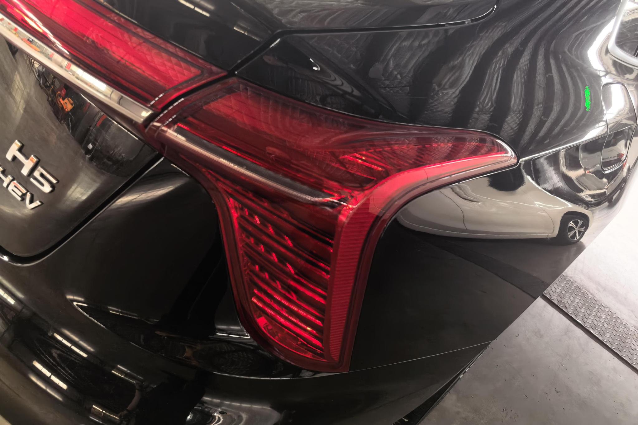 Hongqi H5 PHEV 2025 170
