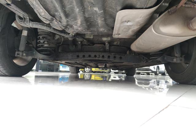 Roewe i5 2023 1.5 L CVT — фото 6