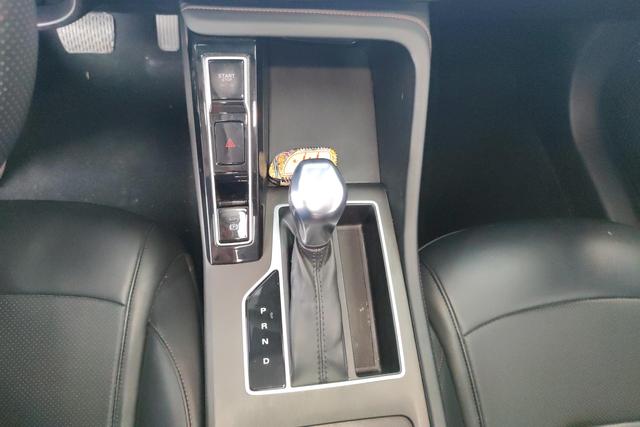 Roewe i5 2023 1.5 L CVT — фото 14