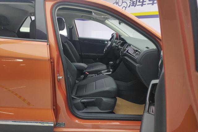Volkswagen T-Roc 2018 280 TSI DSG 2 WDComfort V — фото 15