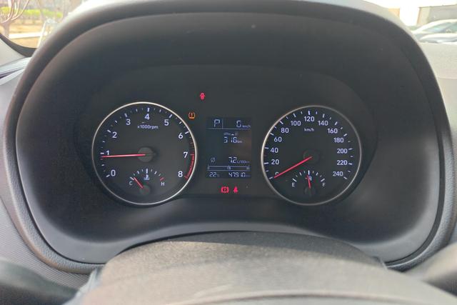 Hyundai Elantra — фото 14