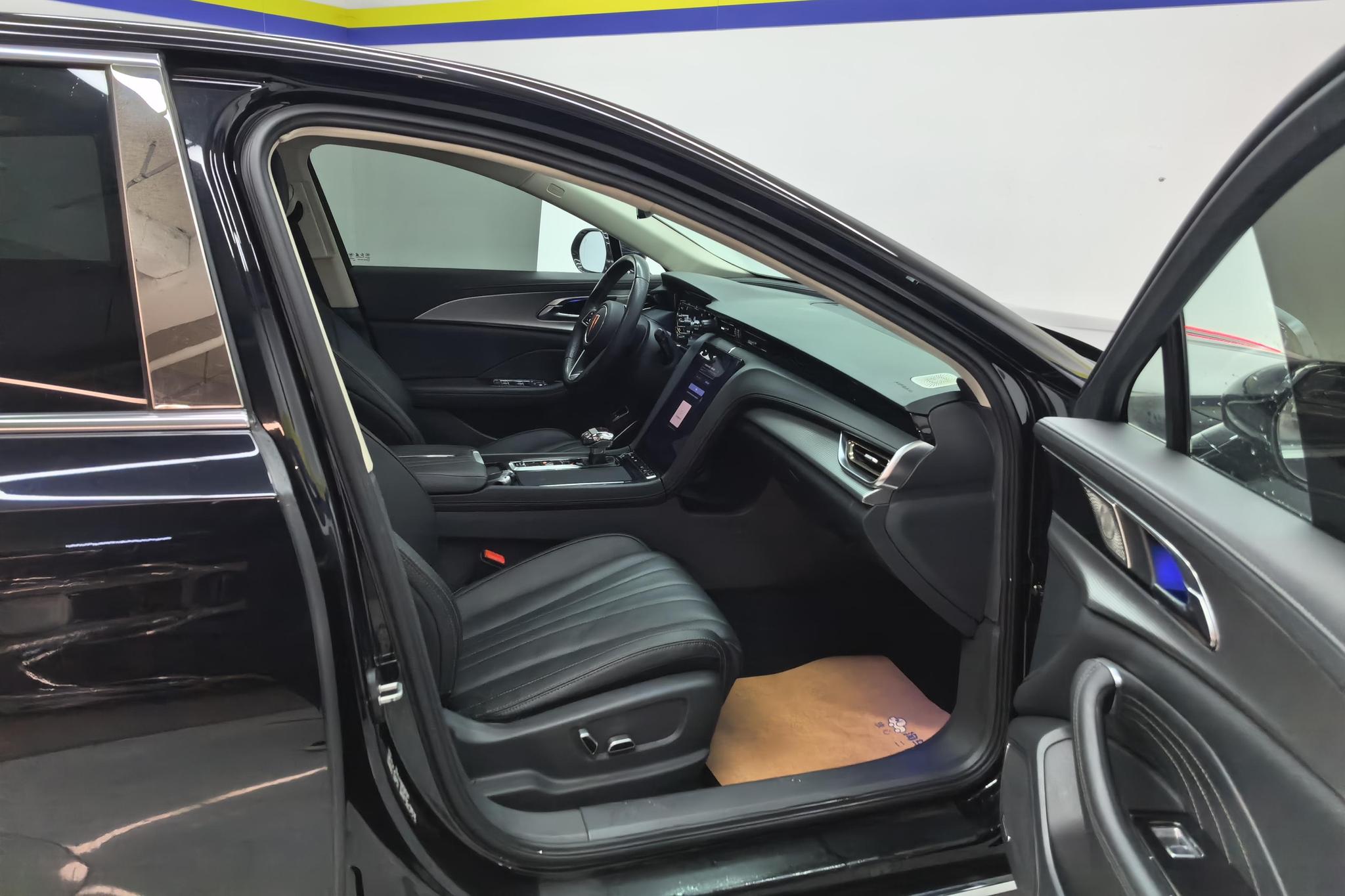 Hongqi H5 2023 2.0T AT