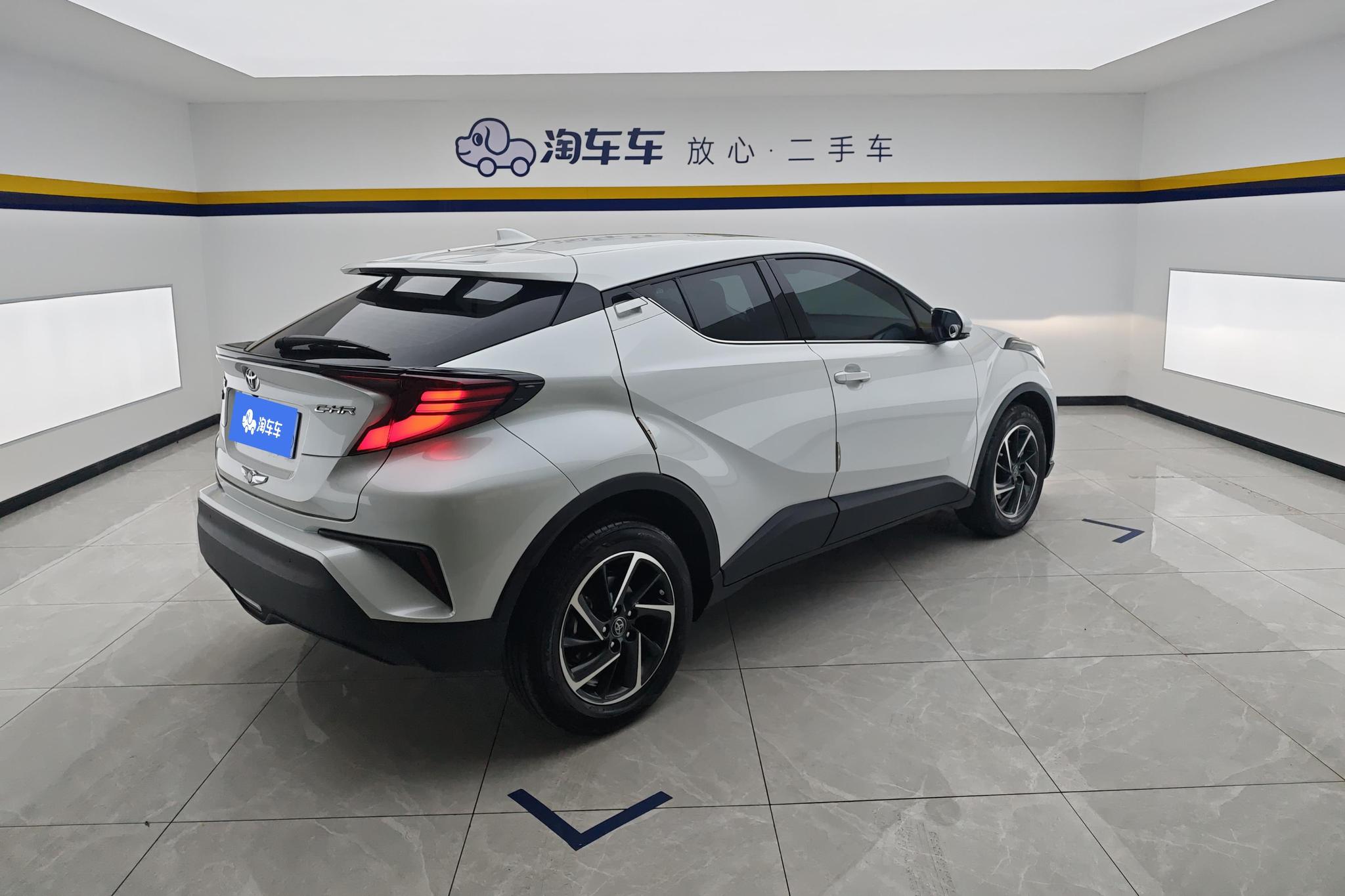 Toyota C-HR 2023 2.0L Luxury