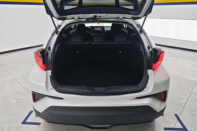 Toyota C-HR 2023 2.0 L — фото 17