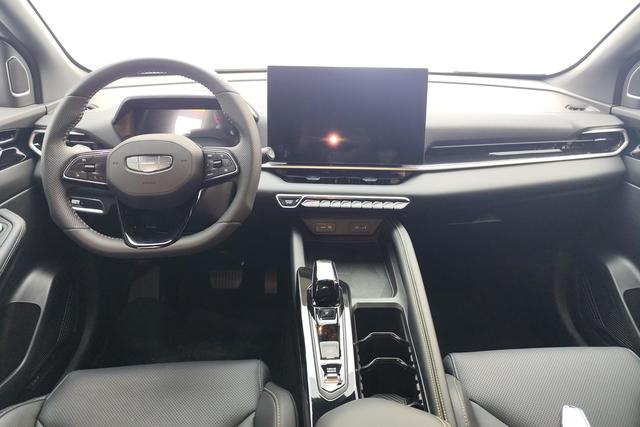 Geely Coolray 2025 L 1.5 TD DCT — фото 11