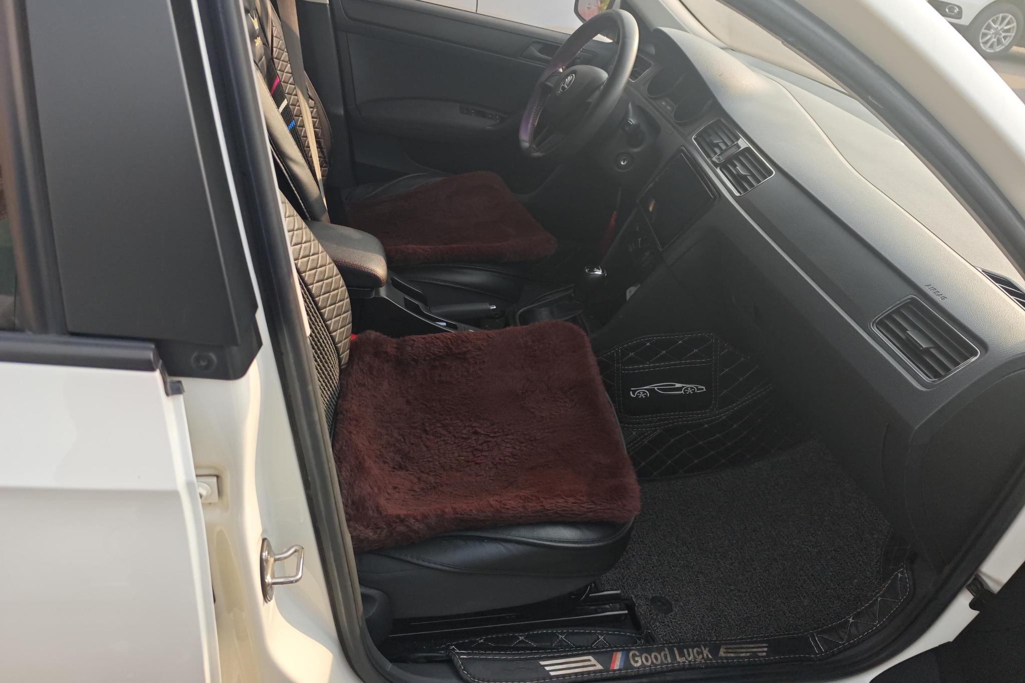 Skoda Rapid Spaceback 2019 1.5L AT Standard VI
