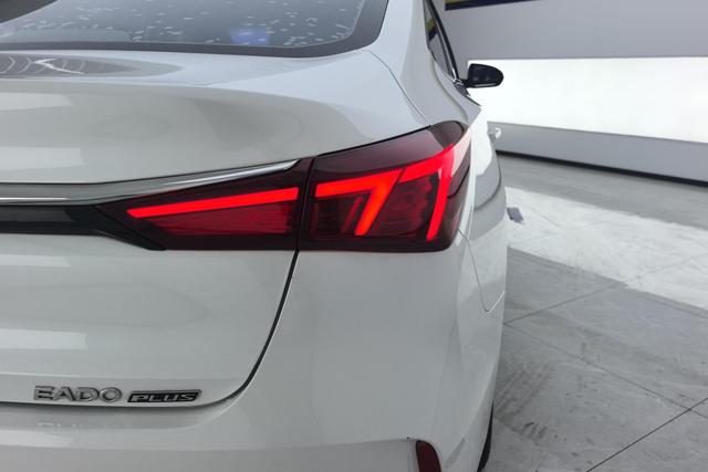 Changan Eado 2022 PLUS 1.6 L GDI CVTLuxury — фото 6