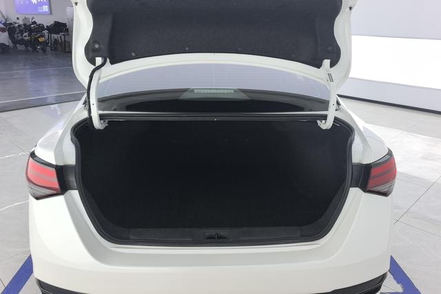 Nissan Sylphy 2023 1.6 L CVT — фото 17