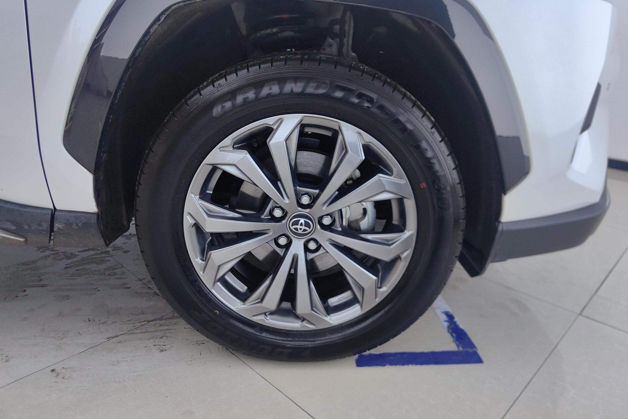 Toyota RAV4 2024 2.0L CVT PLUS