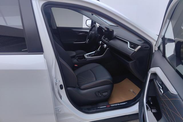Toyota RAV4 2024 2.0 L CVT 2 WD PLUS — фото 15