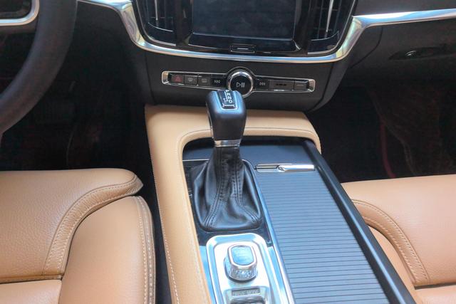 Volvo V90 2017 Cross Country T 5 AWD — фото 15