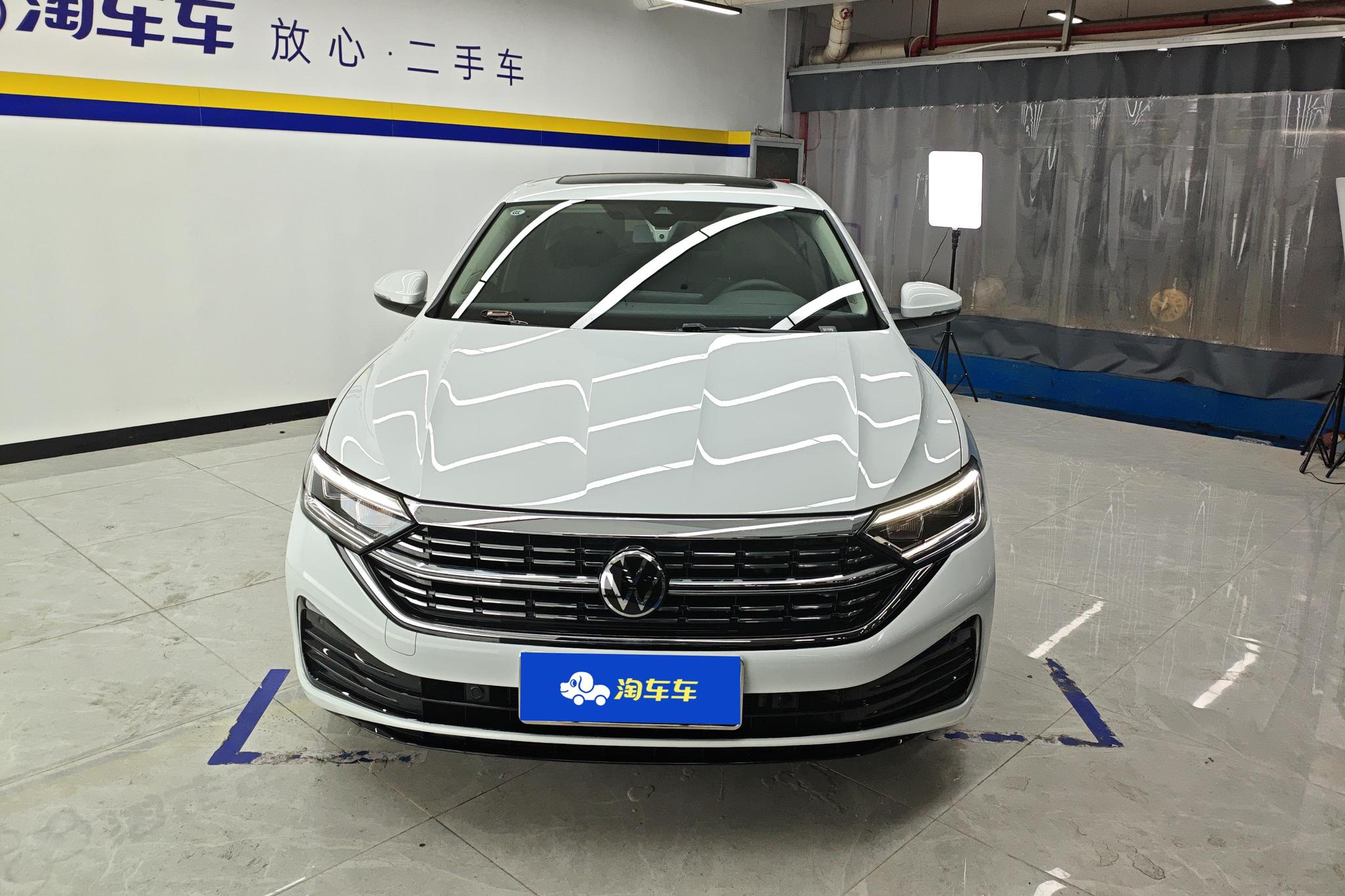 Volkswagen Sagitar 2023 300TSI DSG