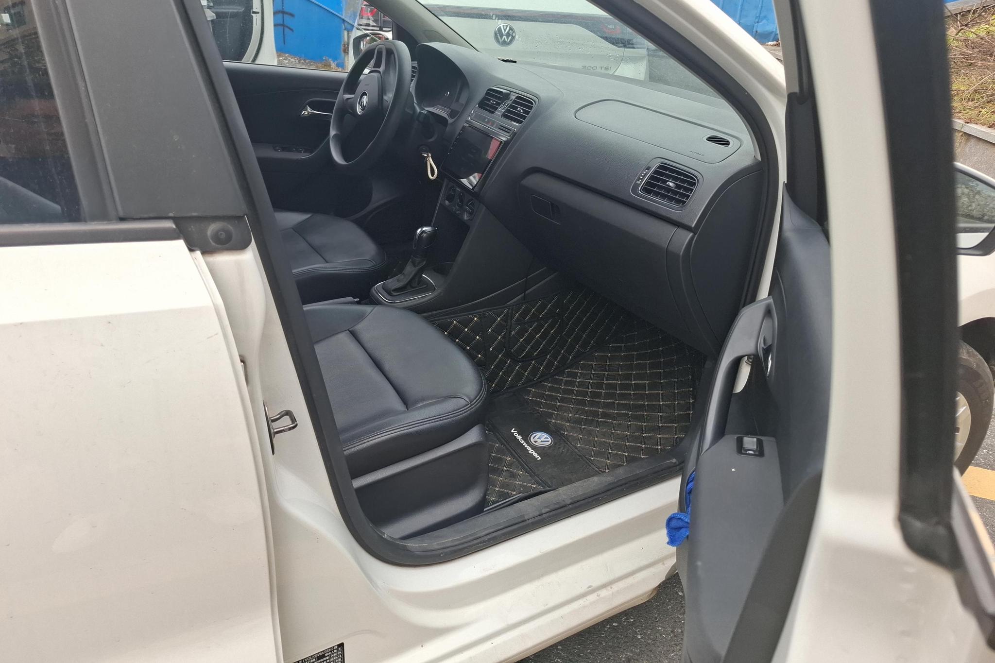 Volkswagen Polo 2018 1.5L AT