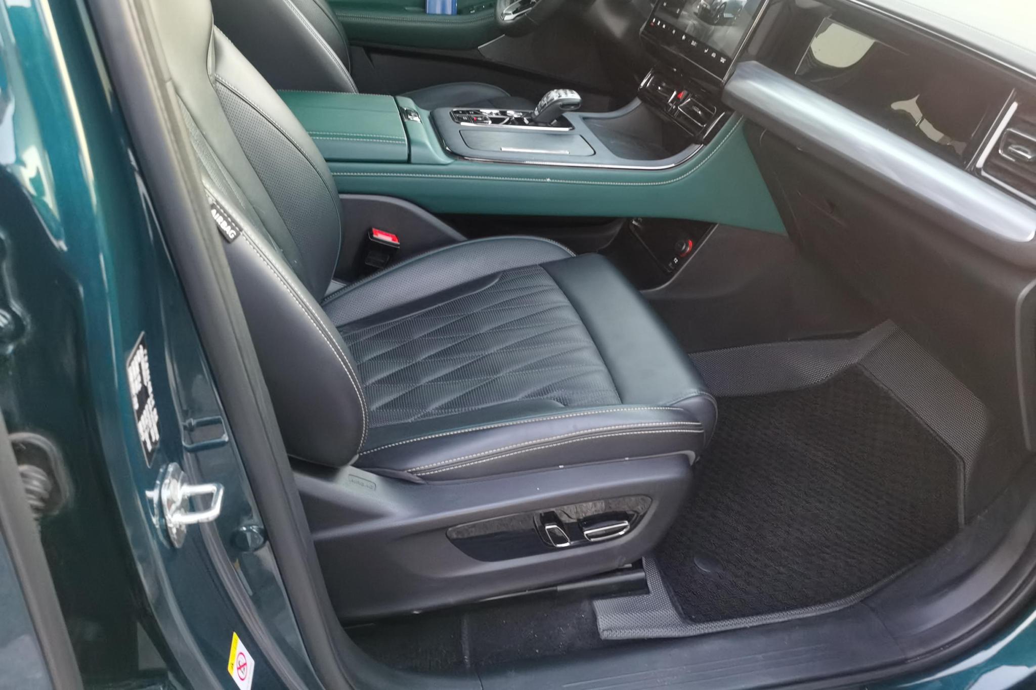 GAC GS8 2022 2.0TM Luxury 7 мест
