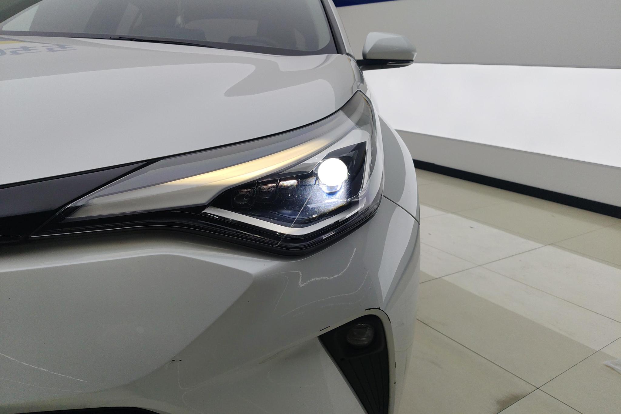 Toyota C-HR 2021 2.0L Luxury