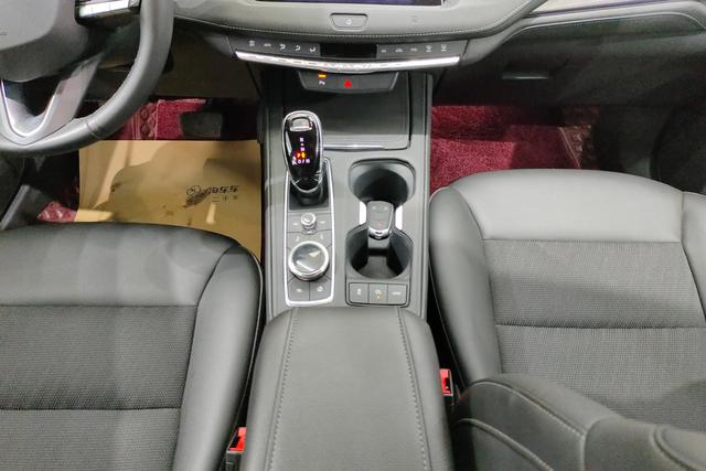Cadillac XT4 2021 28 T 2 WD — фото 14