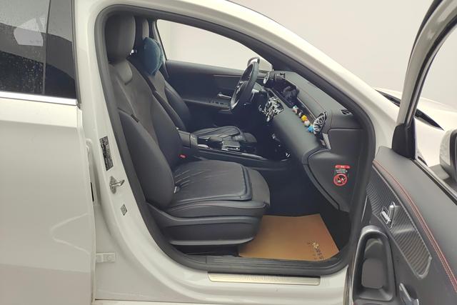 Mercedes-Benz A-Class 2023 A 200 L — фото 15