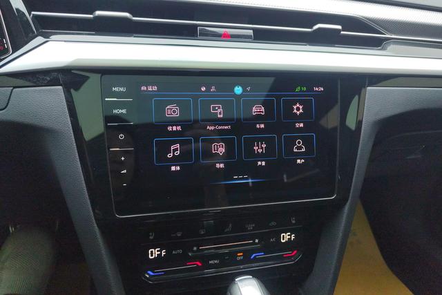 Volkswagen CC 2023 380 TSI — фото 11