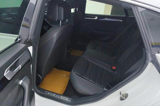 Volkswagen CC 2023 380 TSI — фото 16