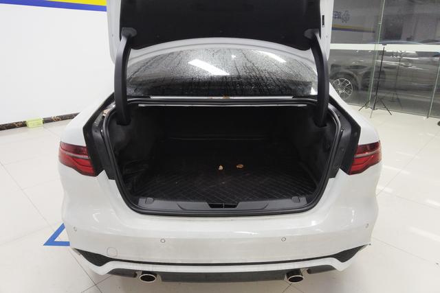 Jaguar XEL 2023 2.0 T 250 PS R-DYNAMIC S — фото 17