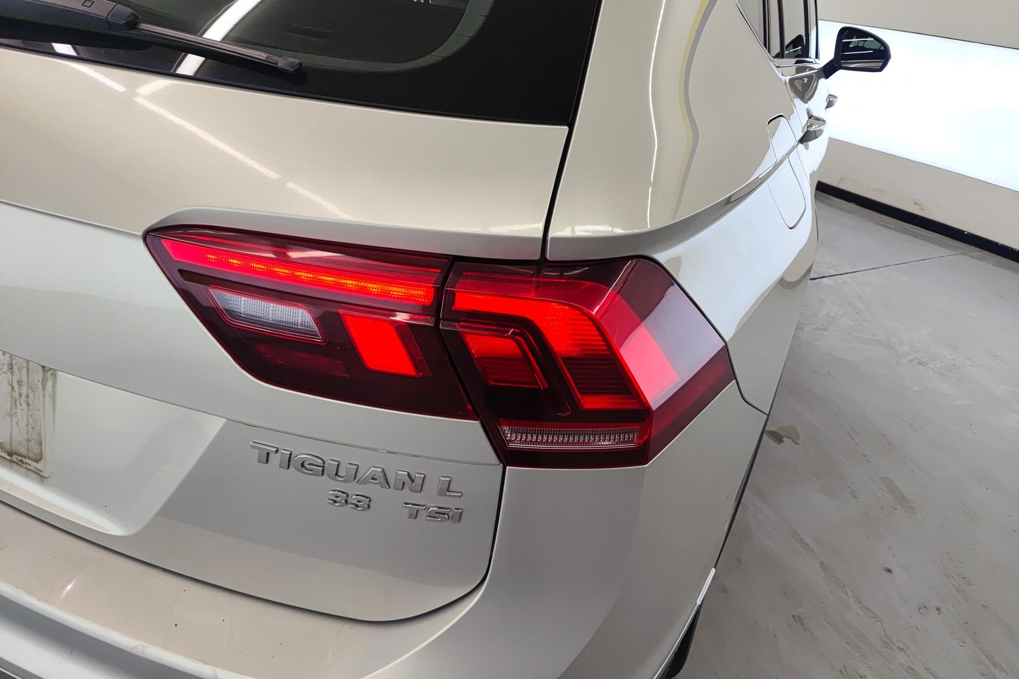 Volkswagen Tiguan L L 2019 330TSI AT Luxury VI