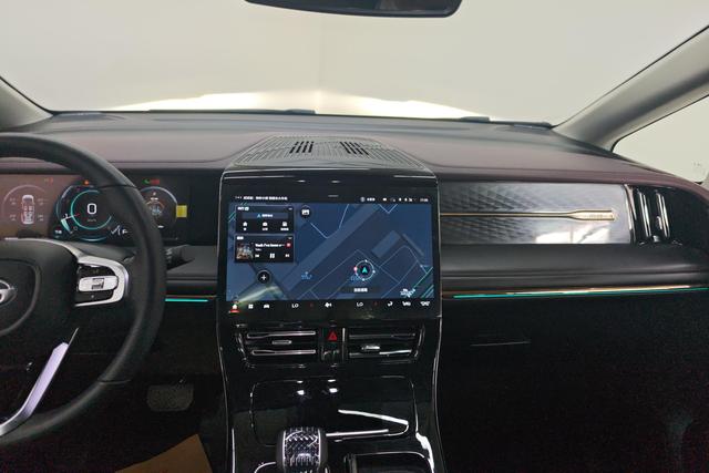 Trumpchi M8 2024 2.0 TGDI — фото 12