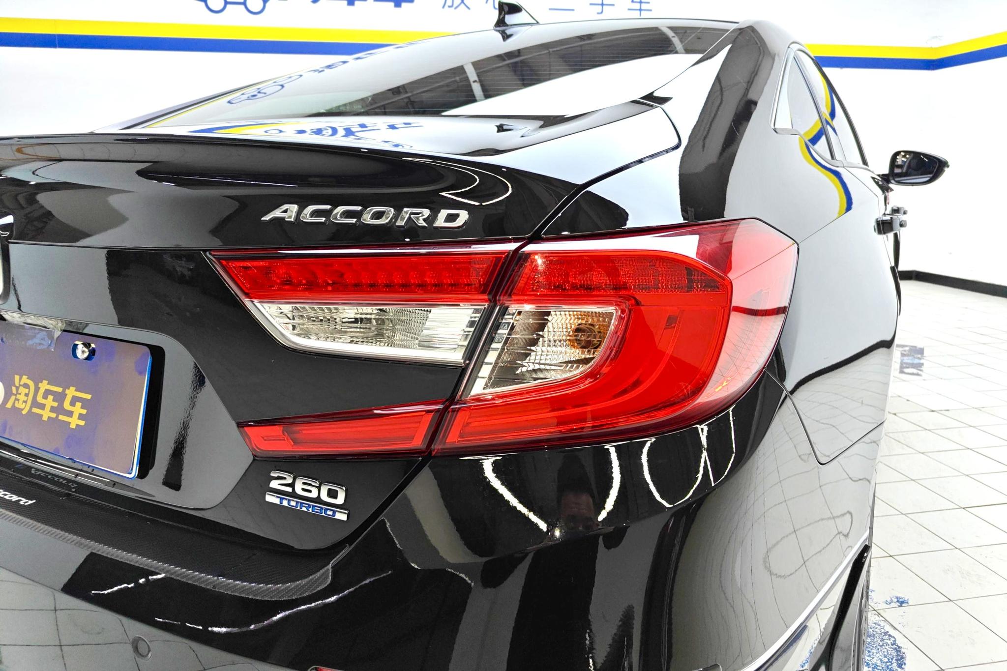 Honda Accord 2018 260TURBO Luxury VI