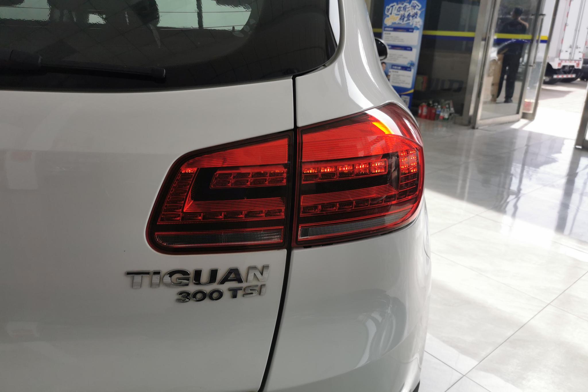 Volkswagen Tiguan 2016 300TSI AT Luxury