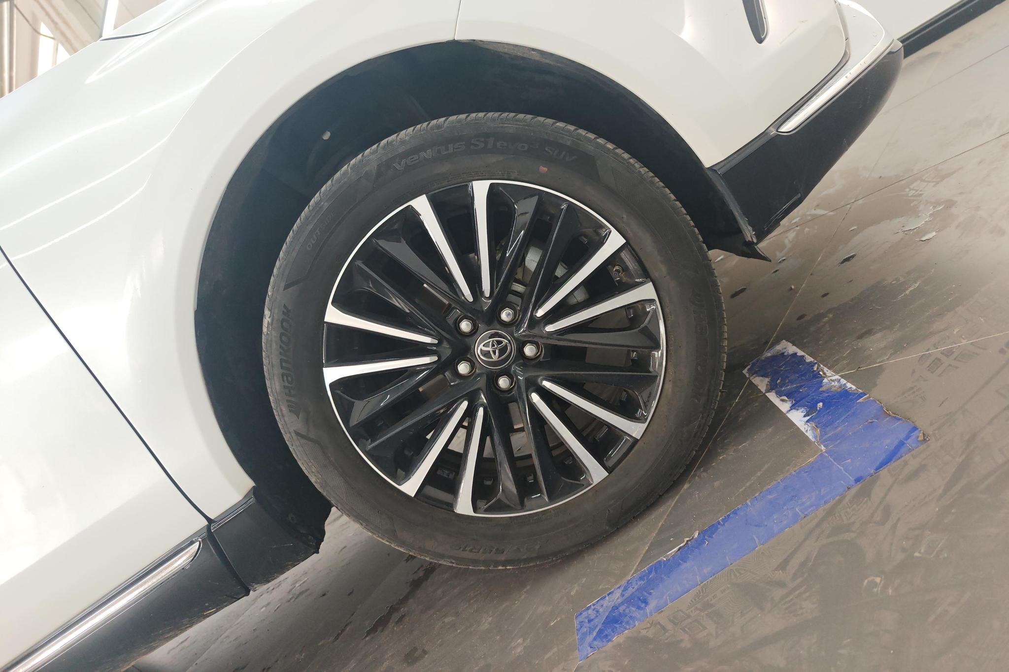 Toyota Venza 2023 2.0L CVT Luxury