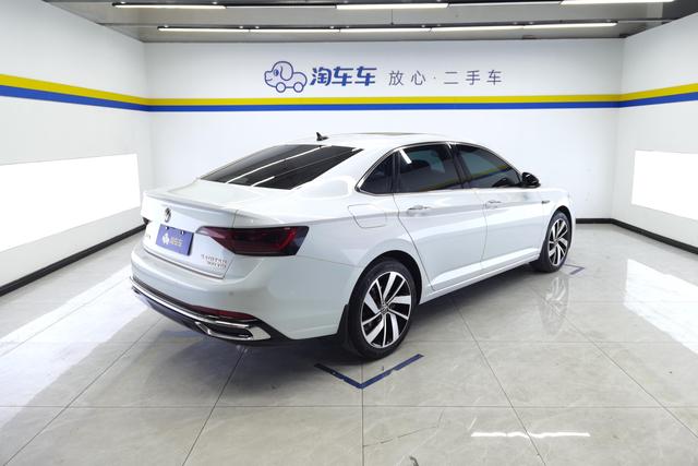 Volkswagen Sagitar 2023 300 TSI DSG — фото 3
